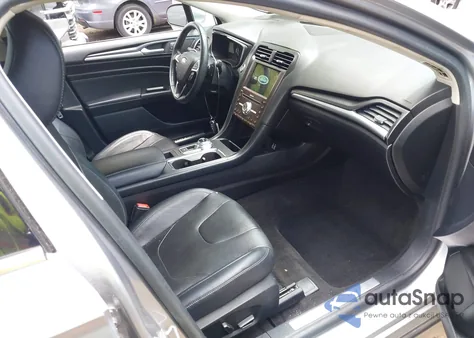 2020 Ford Fusion Titanium z USA, uszkodzony, nr VIN 3FA6P0D9XLR174750